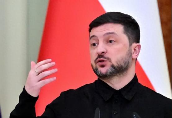 真要战斗到最后一人？泽连斯基下全民征兵令！男女老幼全部上战场
 
先说说这份备受