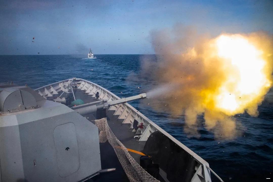 620赣州舰出海实弹射击 