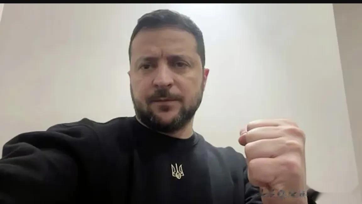 泽连斯基：击落俄战机是结束战争的关键之一

乌克兰总统泽伦斯基说，击落俄罗斯战斗