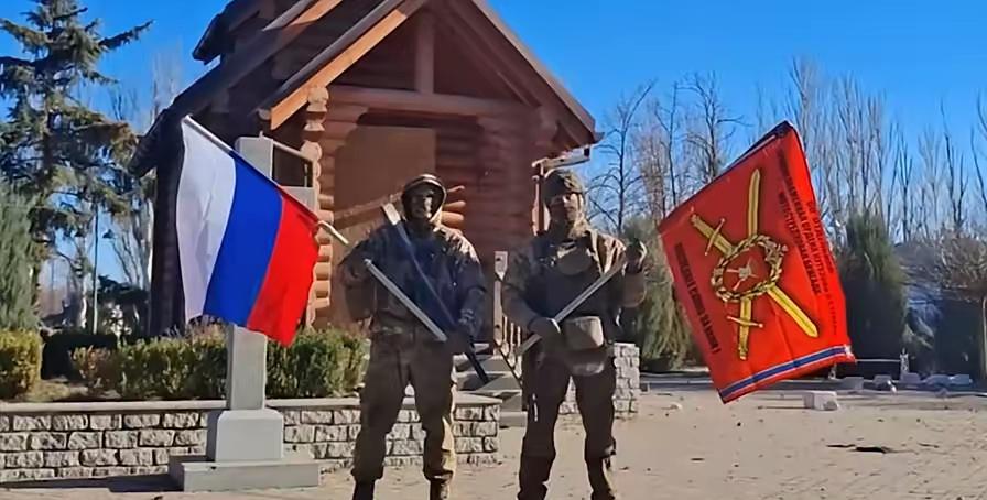 俄军攻克古利亚伊波列市并升起俄罗斯国旗

这消息听着就提气！

12月27日，俄