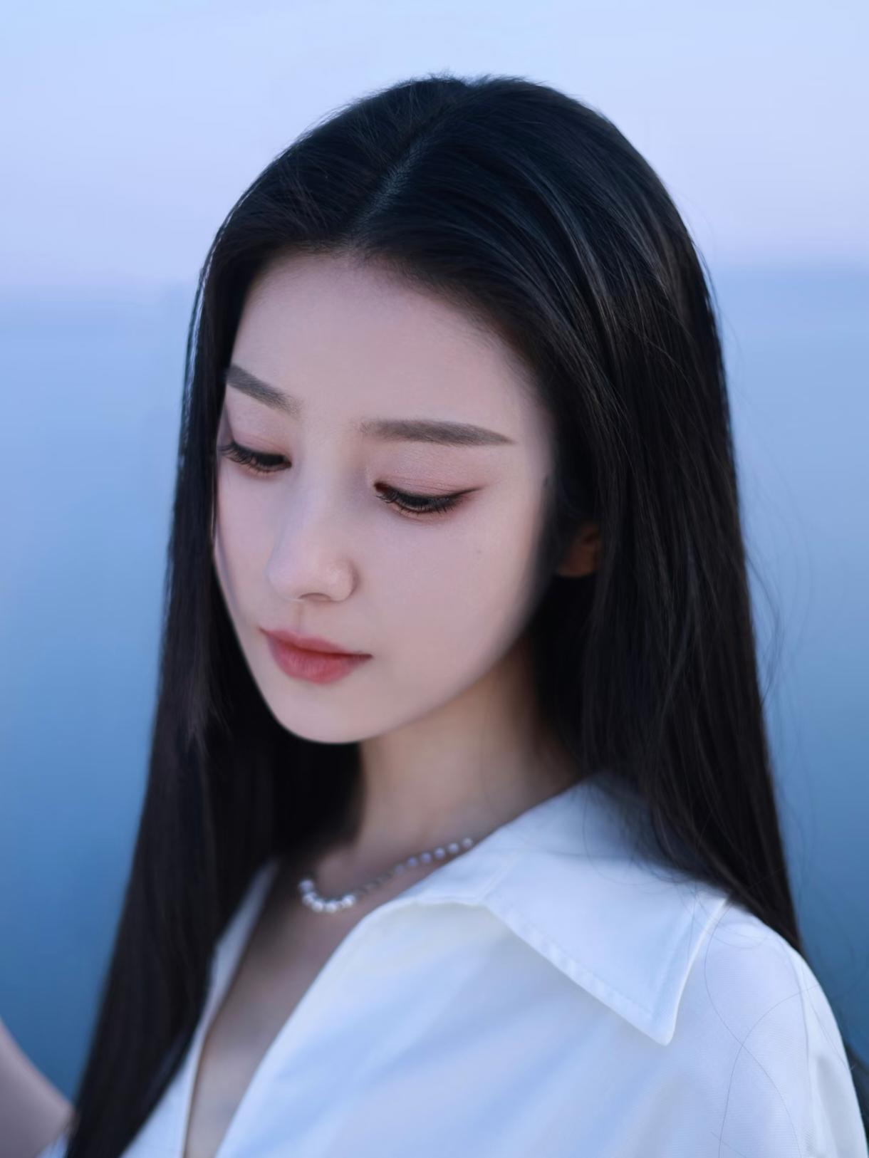 不经一事，不懂人心
 
没摔过跟头，没淌过浑水，就真的看不懂人心这回事。
 
画