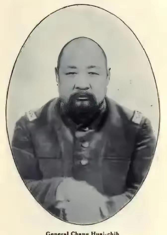1880年的农历腊月二十八，后来的山东督军张怀芝到亲娘舅家去借年，娘舅瞧不起这个