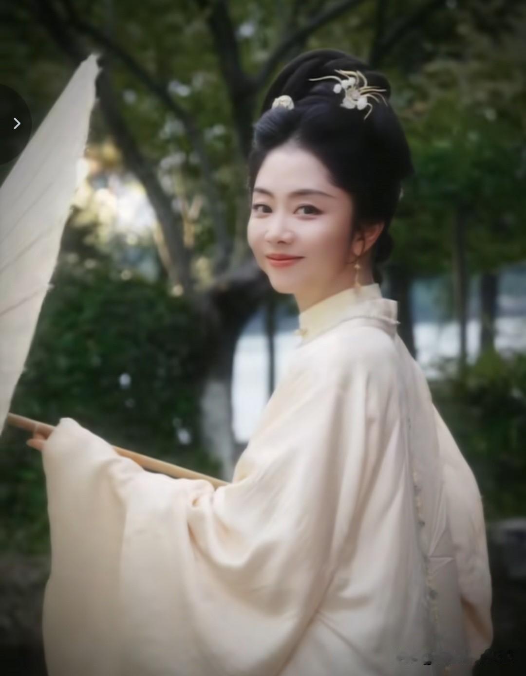 哇塞🤩松韵你个小戏精，自然而迷人[偷笑] [赞][赞][赞]