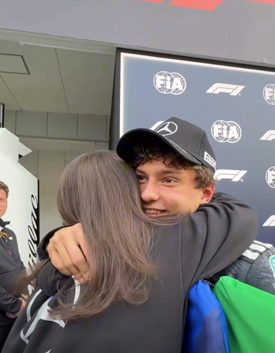 安东内利夺得F1日本站冠军  19岁天才再封神！铃鹿赛道，安东内利从起步掉到第六