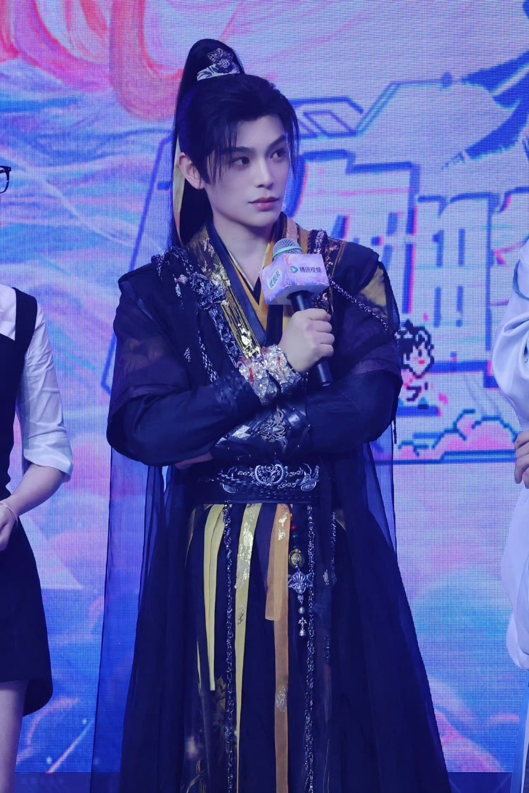 #丁禹兮高马尾# 丁禹兮这少年感好足，真的好灵动！好喜欢这个造型！！！丁禹兮慕声