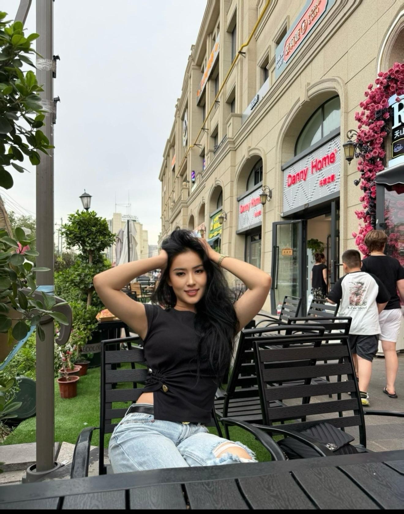 你说我身上好香 废话 老娘喷的潘海利根