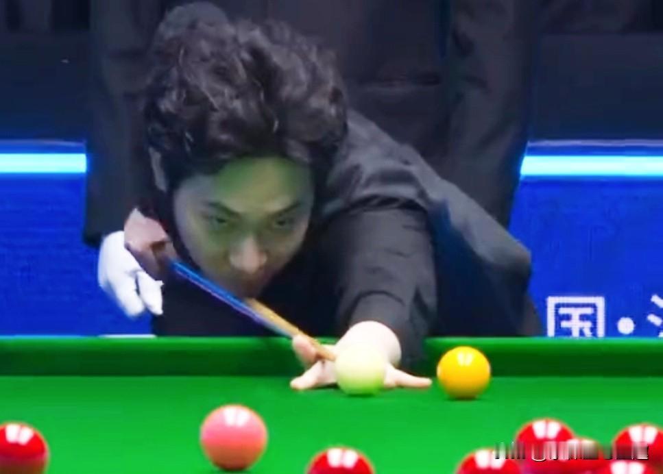 威尔逊单杆破百，5-2轻取吕昊天，晋级世界公开赛次轮！
 
 
北京时间3月17