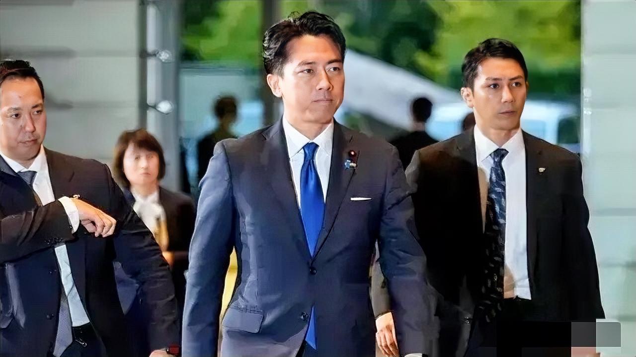 日本防卫大臣小泉进次郎要求中方就将日本防卫机构列入出口管制名单作出解释，这简直是