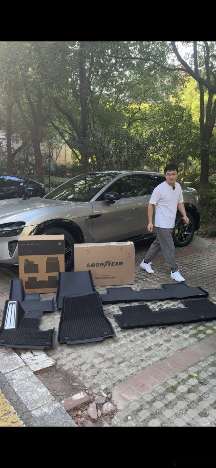 小米YU7/SU7准车主们可以进小米车友群划水。加微信进车友群：BlueClou