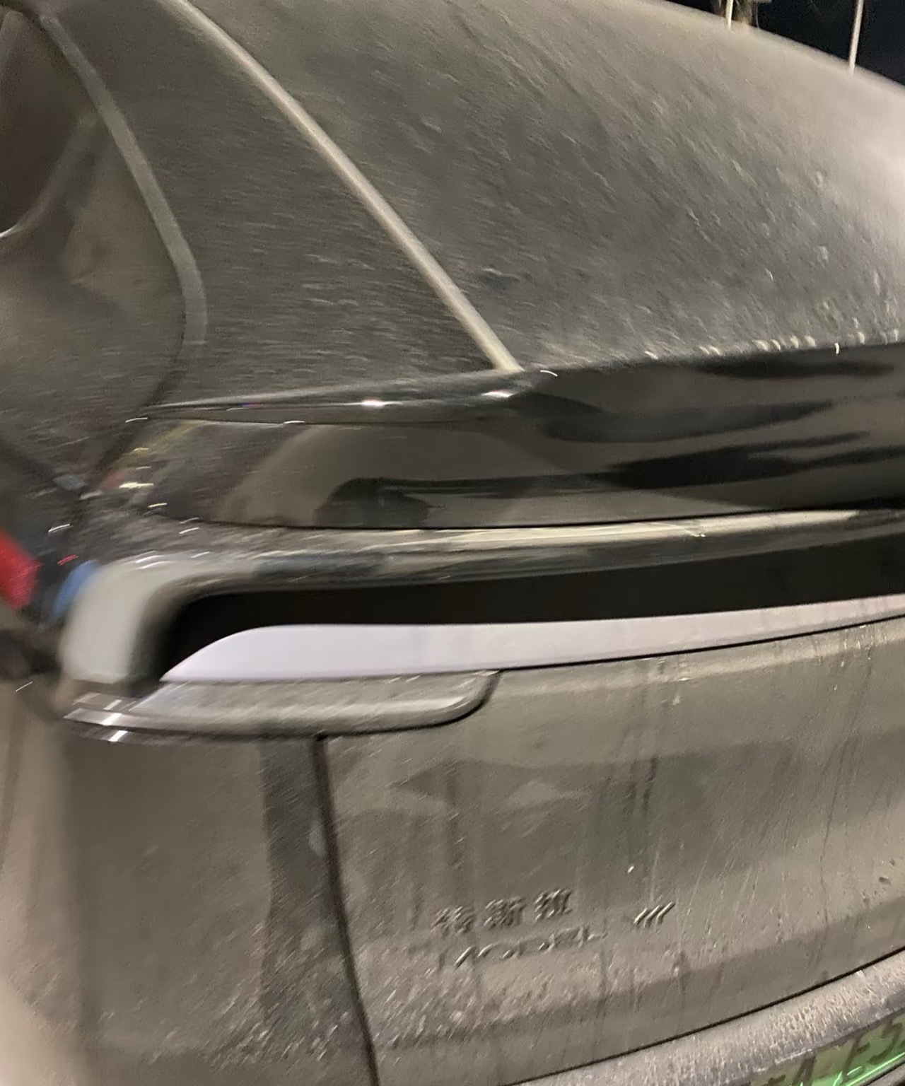 车选黑色，你将同时得到灰色和黑色。 