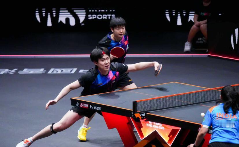 孙颖莎在首秀中旗开得胜，取得开门红。赛后接受采访时，她还处处为王楚钦考虑，毕竟王