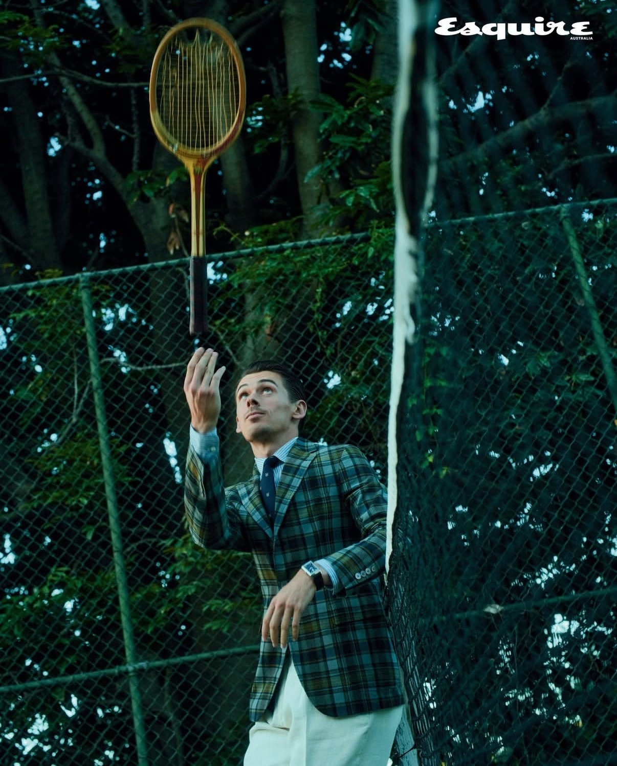 留多少胡子、梳多少发蜡，我都觉得德米纳尔是在偷穿大人衣服，太童颜了