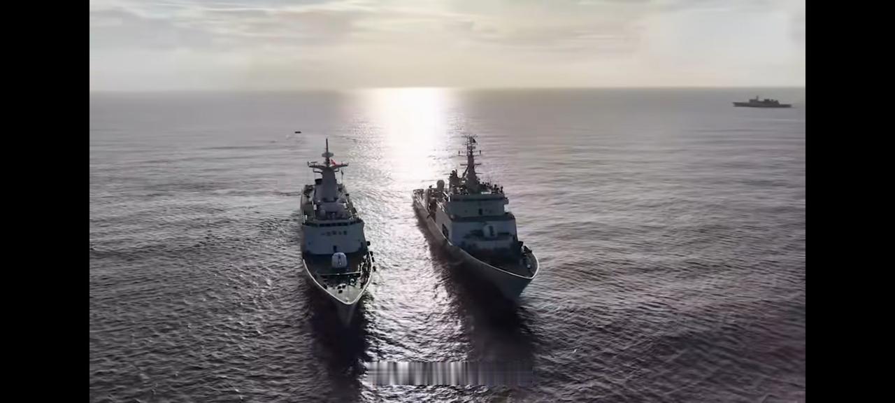 南海亮剑！菲船挑衅被驱，美军航母全程围观
 
12月31日，正当大家忙着跨年之际