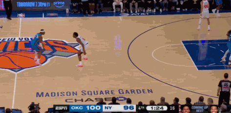 无愧现役第一！亚历山大关键三分带走比赛！
在今天NBA常规赛雷霆对阵尼克斯的第四