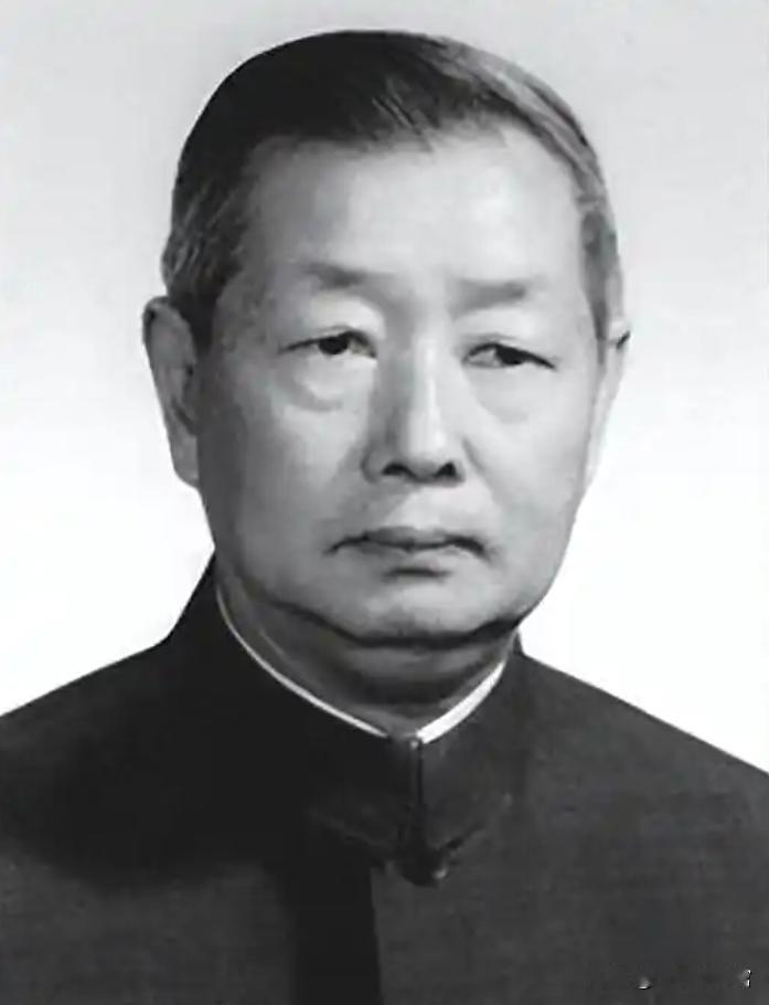 1971年7月，中国大使张伟烈正在摩洛哥王宫参加盛宴，突然大批士兵冲进来疯狂扫射