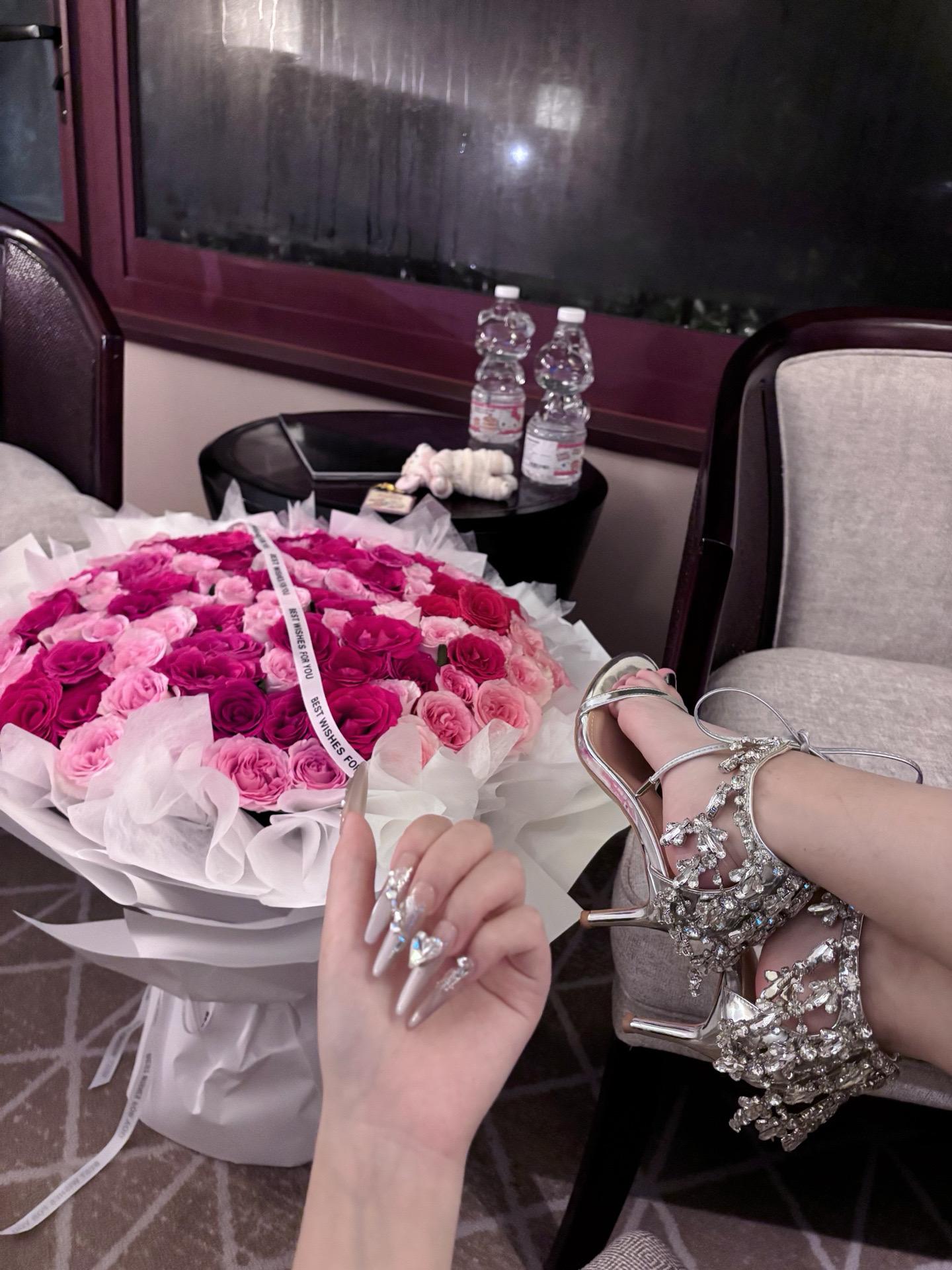 我的愿望是不再度过眼泪流进嘴巴睡觉的晚上
