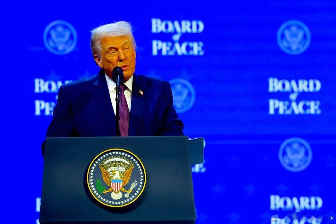 美伊对峙 懂委员长签署法令，授权对任何与伊朗进行贸易的国家征收额外关税。该法令于