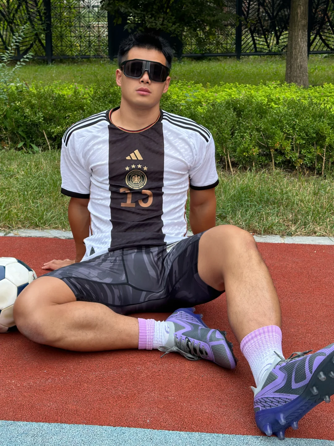 双开门足球黑皮小子