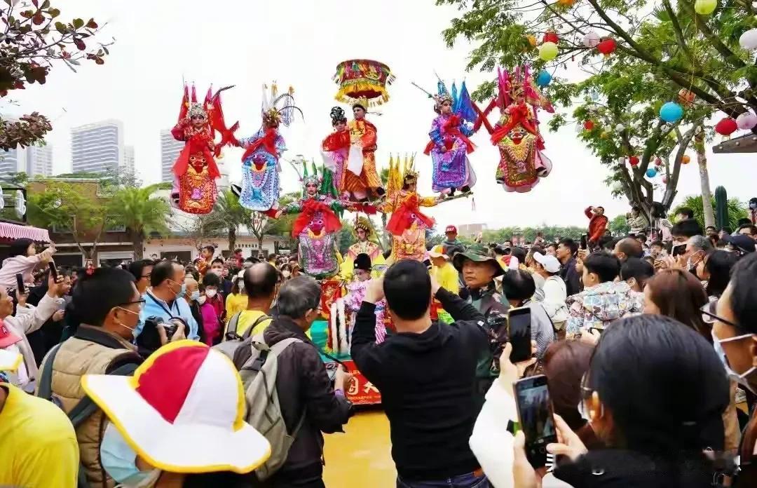 建议2025年春节在广东省办，春节是全国人民的春节，为什么每年在北京办？我们广东