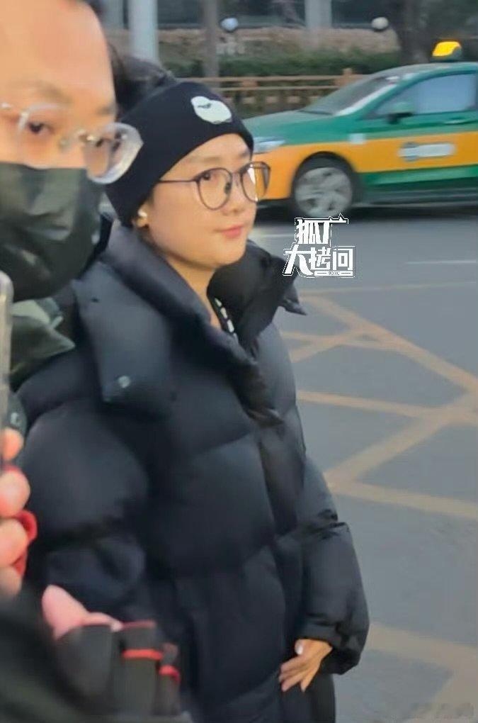 马年央视春晚第一次联排马年春晚第一次联排 现身马年央视春晚第一次联排的有沈腾、凤