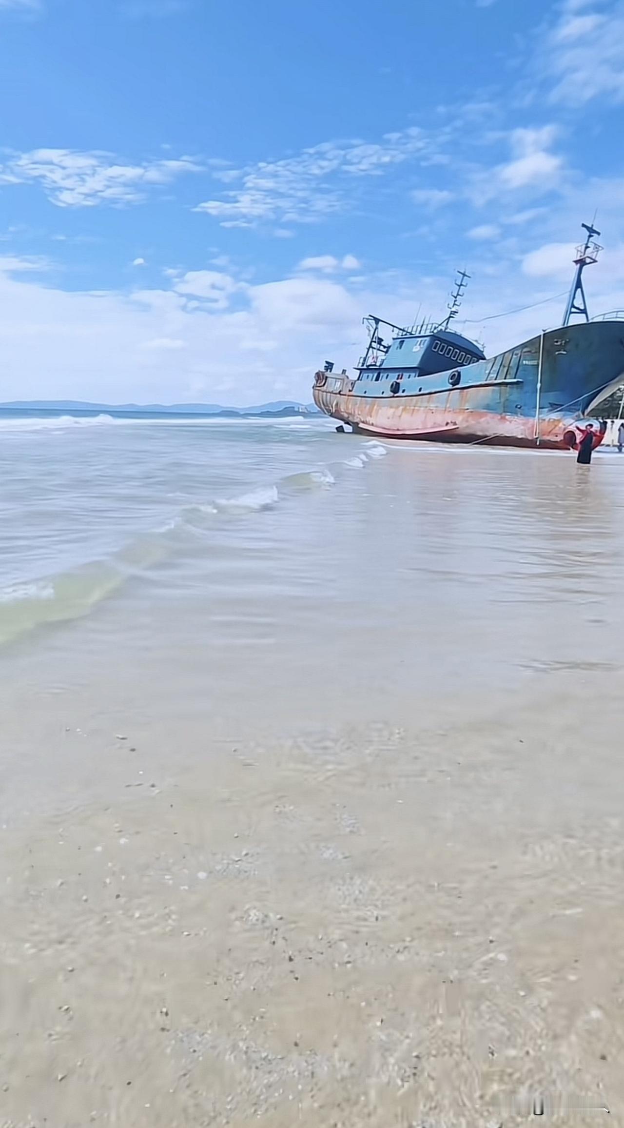 真正开始自渡的人；会亲手重构自我秩序。

他会逐渐剥离两种低级欲望：向外的倾诉欲