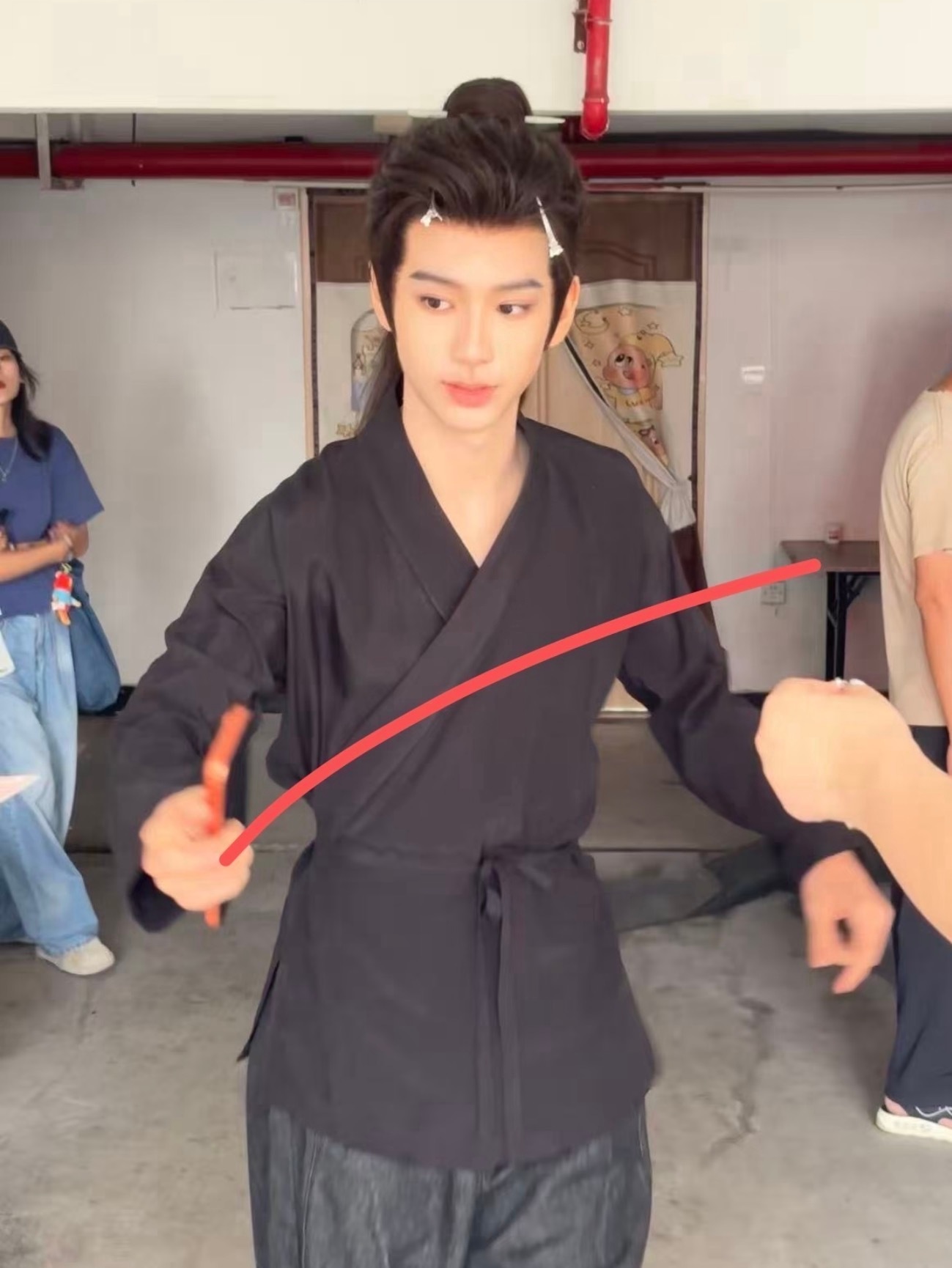 子烨早点去矫正颌面吧这个脸越长颌面问题会越明显的 