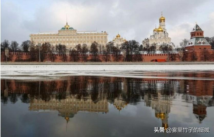 克里姆林宫称特朗普关于泽伦斯基在乌克兰达成和平协议的看法是正确的。
路透莫斯科1