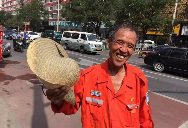 现在是上午9:30，我今年第一次穿着短裤出去转了一圈，回来都没出汗。
黑河就这点