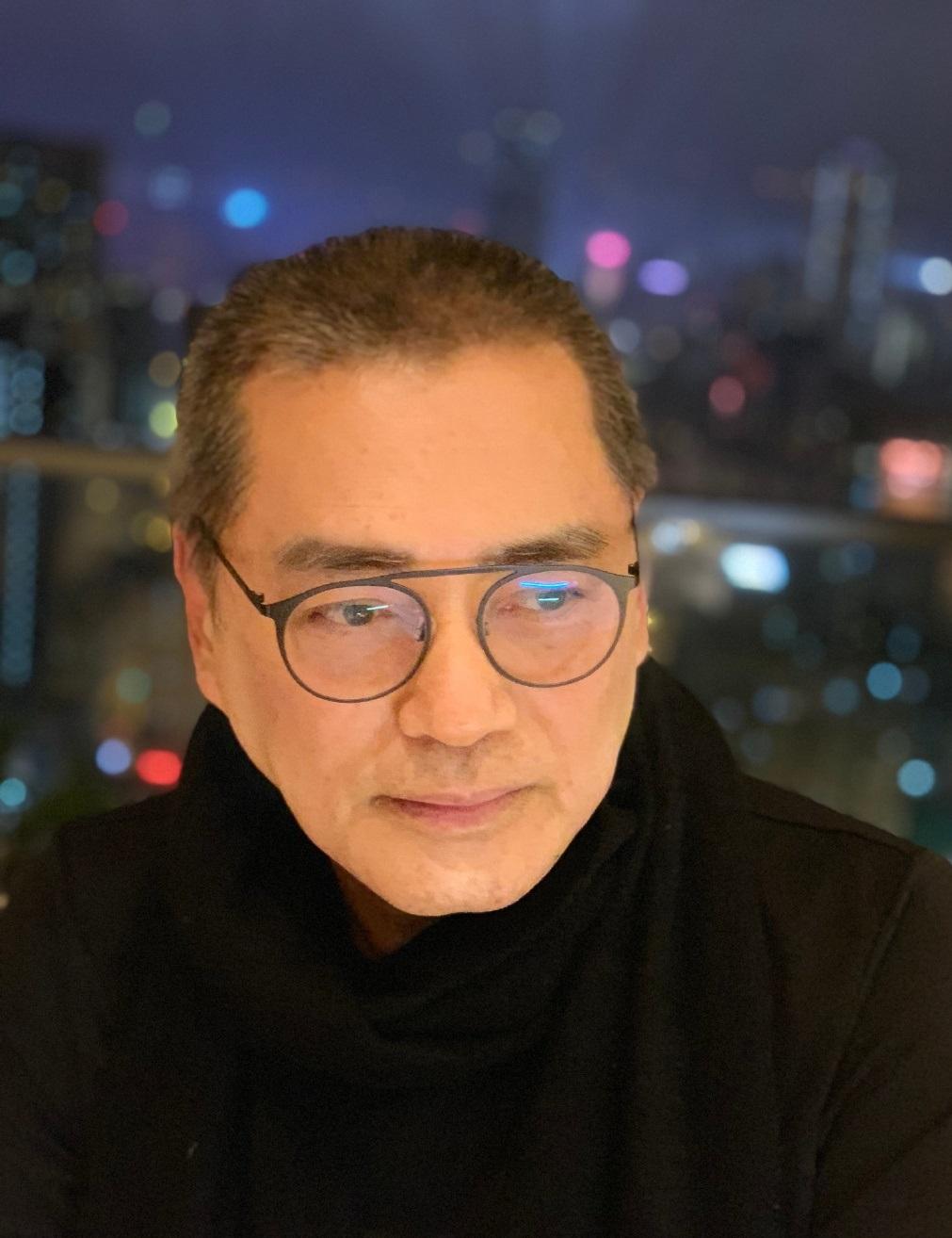 他是香港很出名男演员，拍过很多经典电视剧，现在还有多少人能认出他