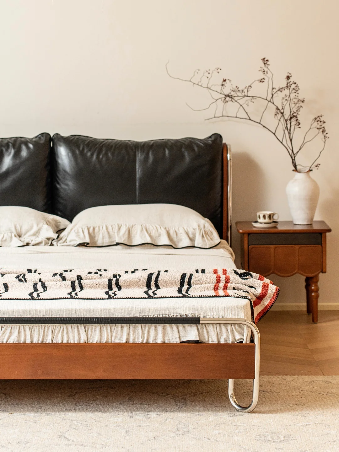 这张床🥰装得下我对中古卧室的所有想象