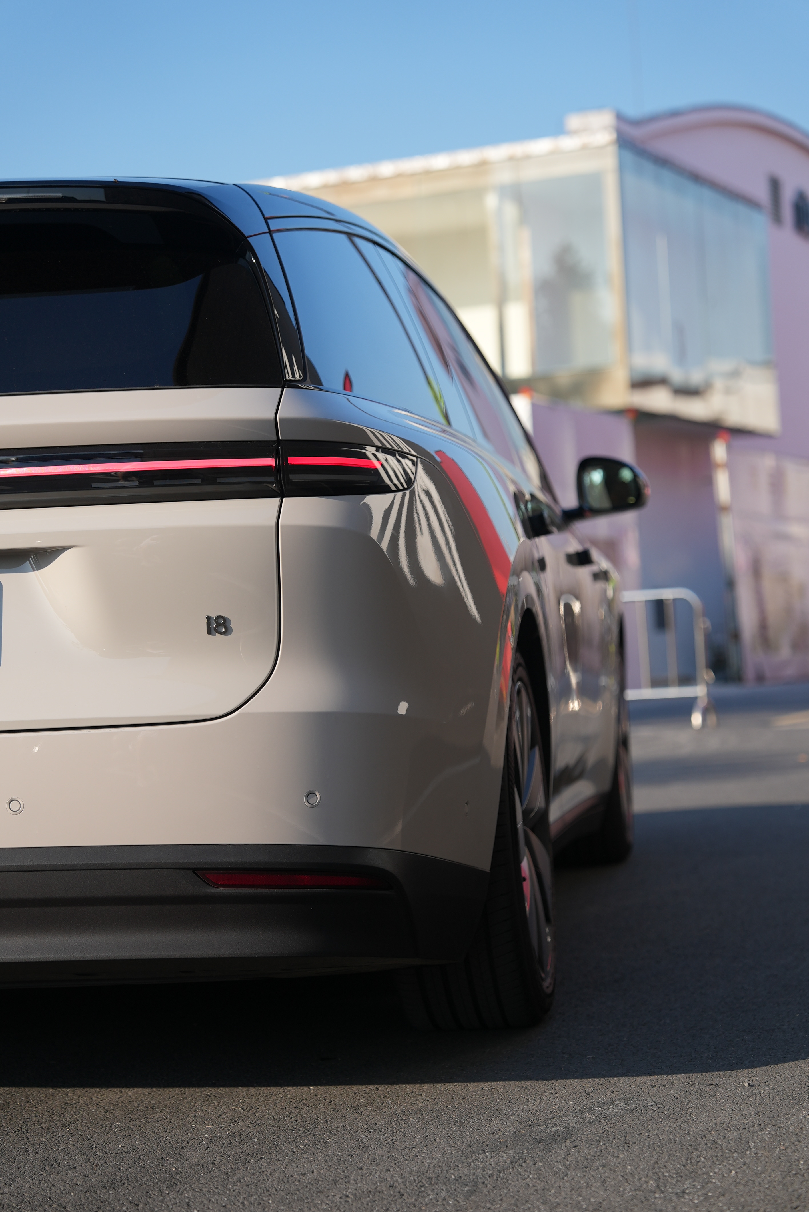 理想i8是我迄今为止最喜欢的一款车！带娃出行总像搬家！！！ 5米车长+3米轴距宽