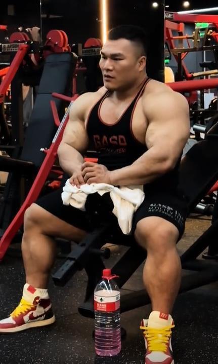 用生命换极致，太拼了！
12月17日，安徽省健美运动协会证实，30岁的中国健美“