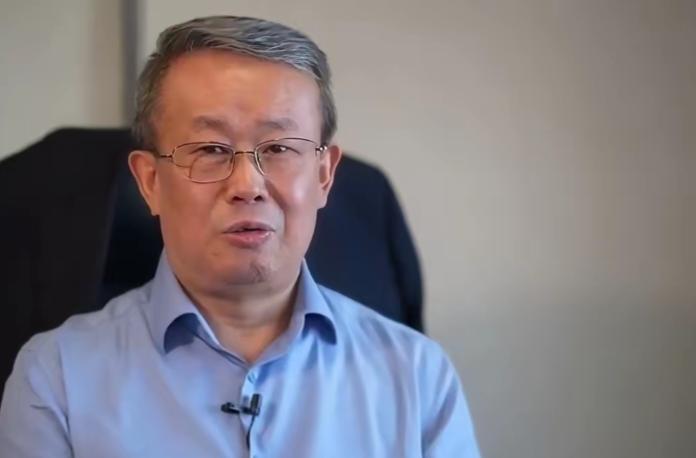 项立刚这场辩论直接戳破真相！被吹捧上百年，号称严谨高级、逻辑拉满的英语，数数这块
