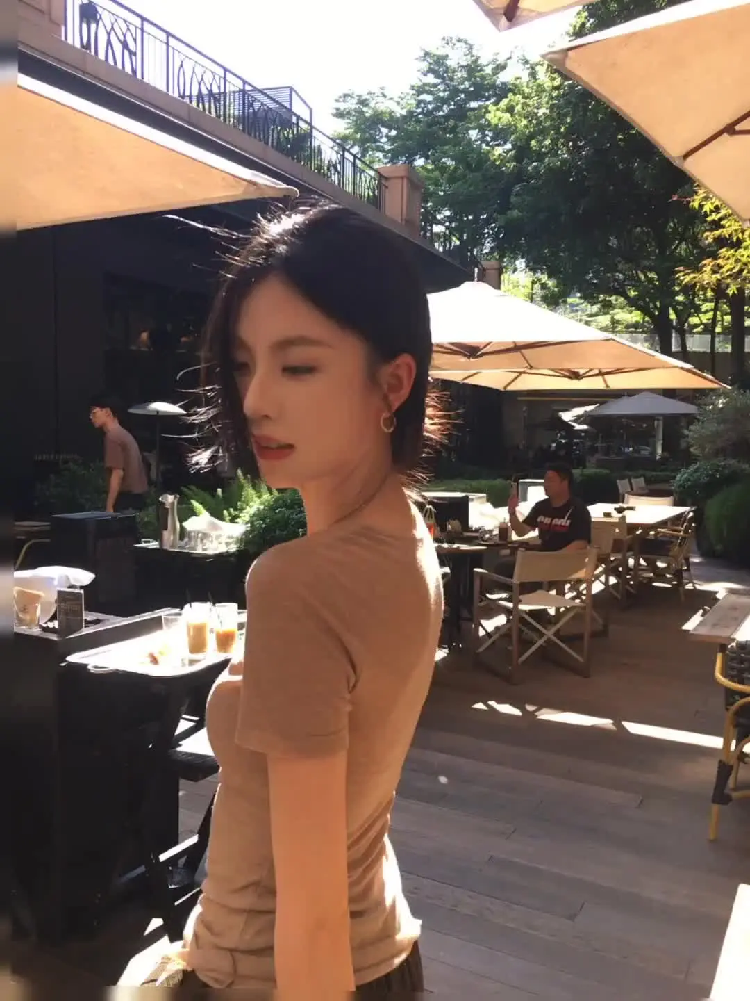 一切尽在掌握 我重生了 这次我要夺回属于我的一切 上一世我本是上市公司...