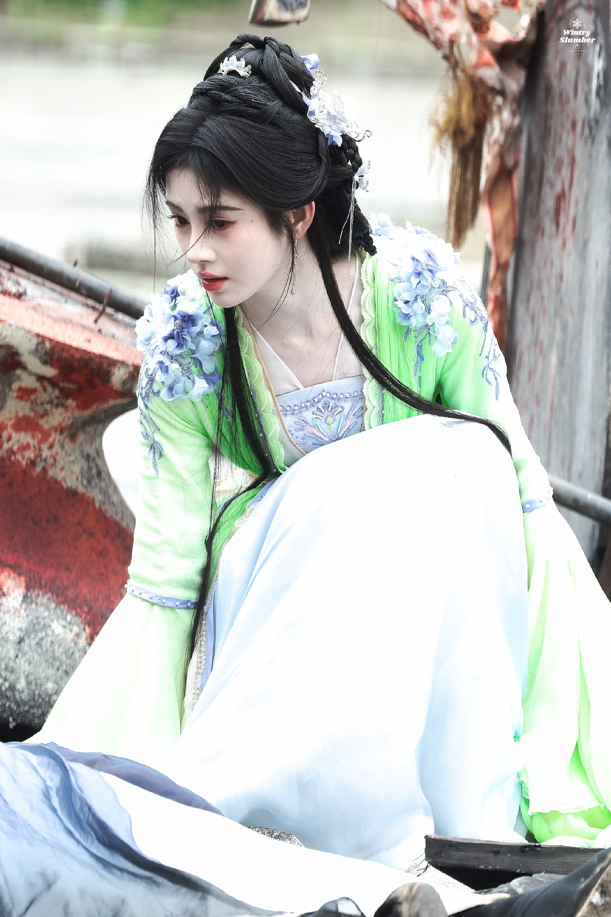鞠婧祎姜黎非 jjy鞠婧祎千香 在浪漫的夏天，想和浪漫的你，去看浪漫的晚霞.” 