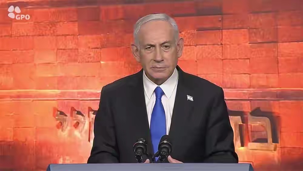 据《以色列时报》报道，当地时间4月13日，以色列总理内塔尼亚胡在以色列大屠杀纪念