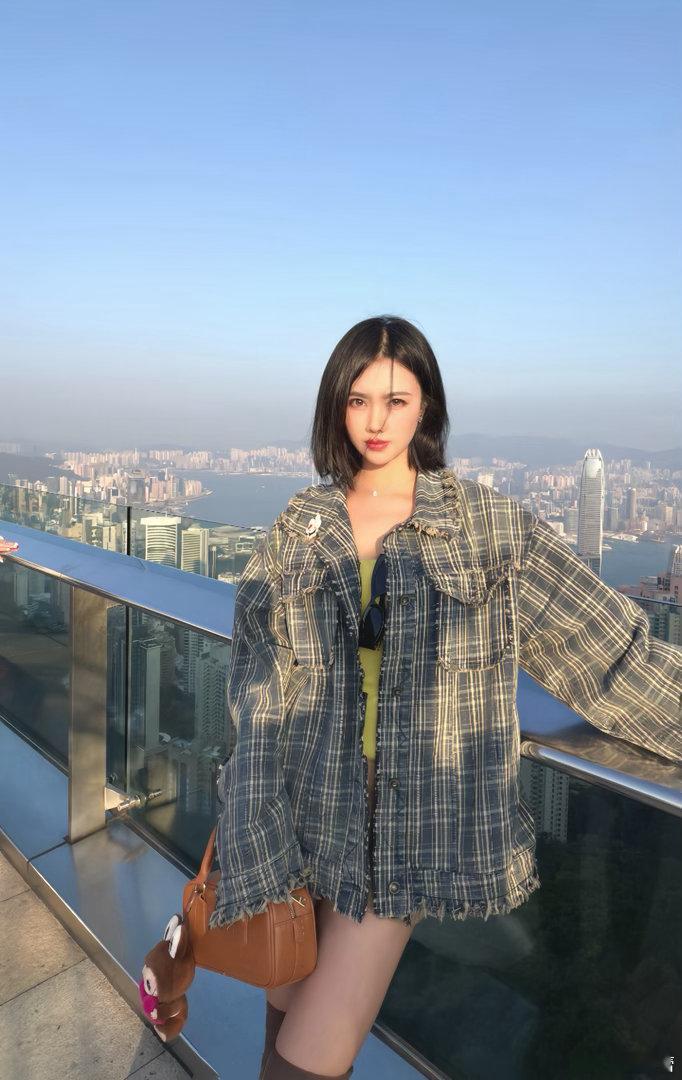 为什么要说尽量少跟AI倾诉聊天自己也要懂得兼听则明啊香港·太平山顶