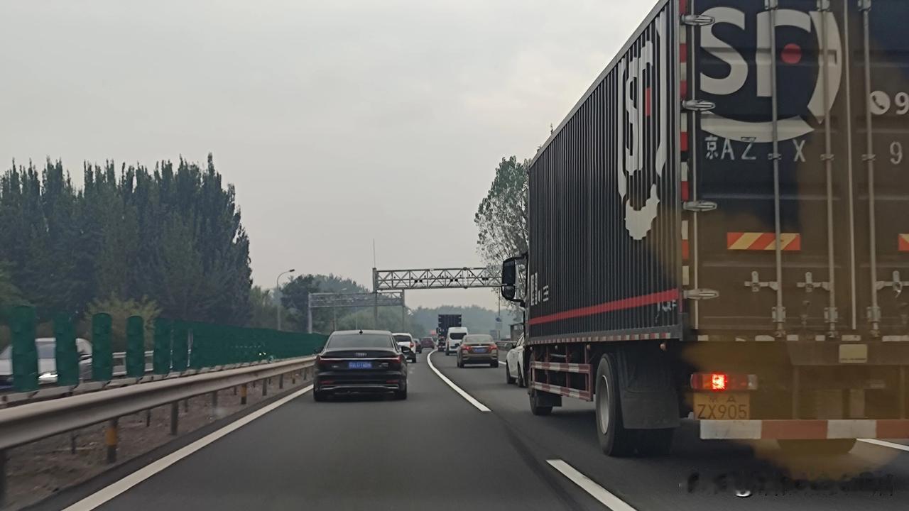 上了京哈高速
明显比京秦高速车乱多了[可怜]
  [万柿如意]  [万柿如意] 