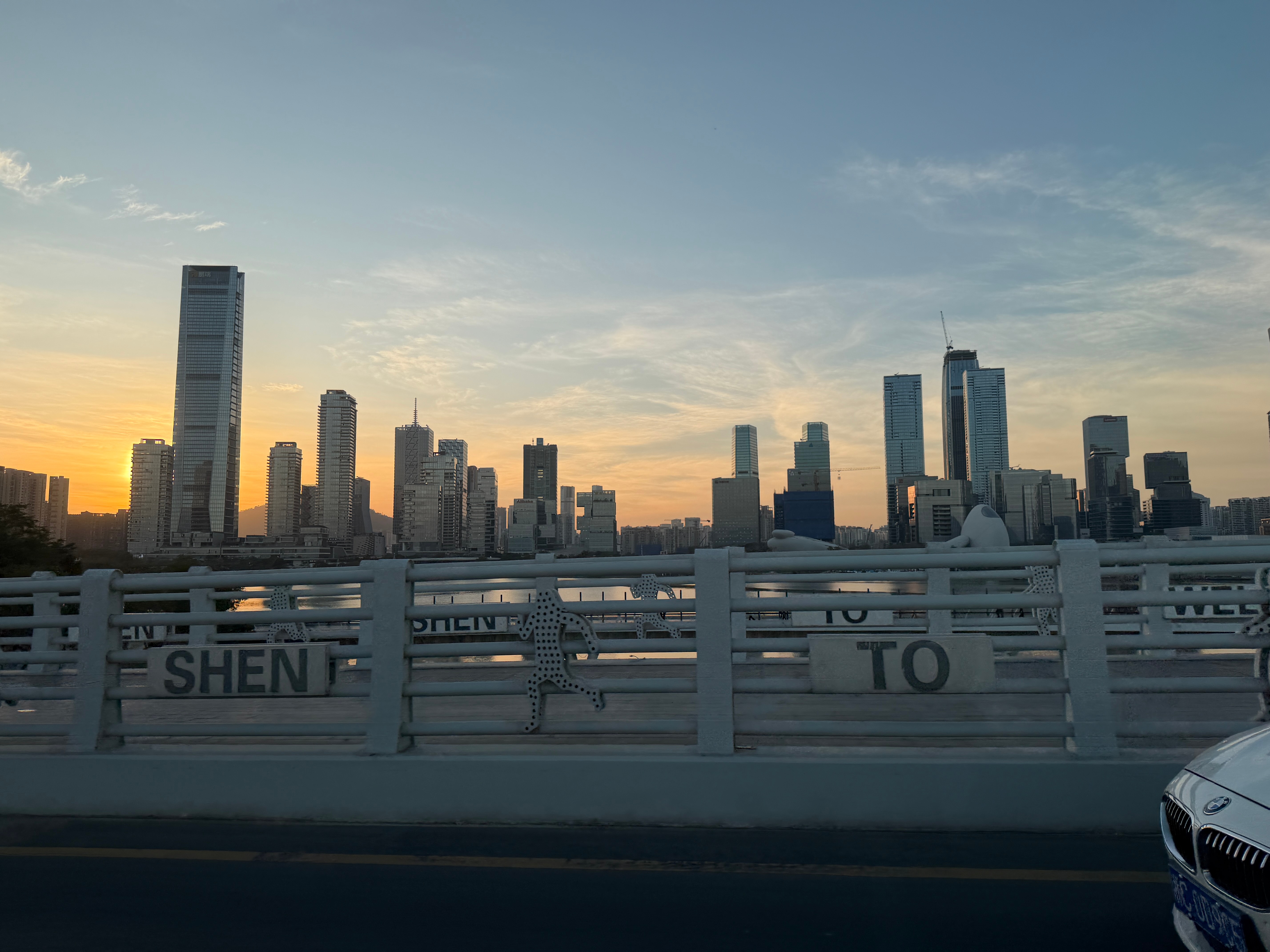 今年目标要卖地600亿，现在才494亿，在挂牌准备买的超总、公明、梅林起拍价合计