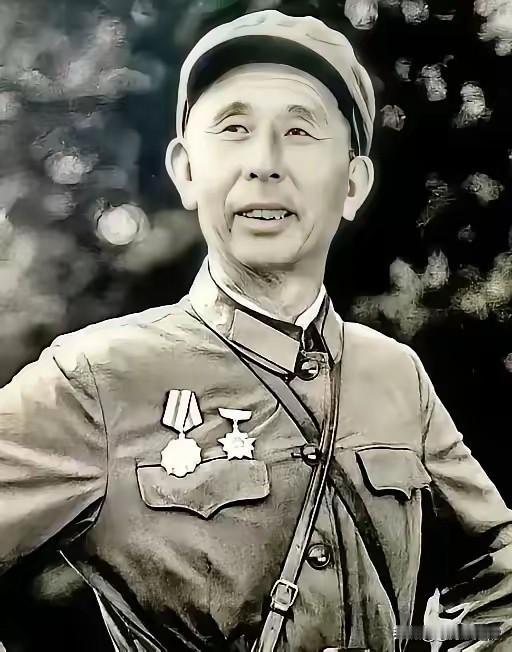 1979年，对越自卫反击战中，57岁副师长奔赴前线率部穿插28小时，奔袭80公里