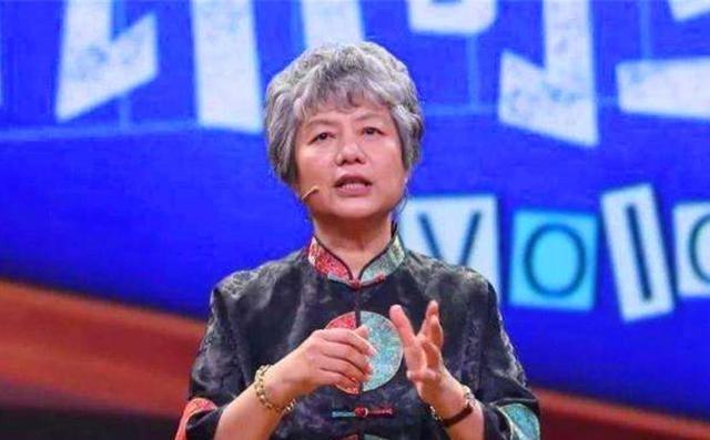 一句有道理的话：如果家里有两个孩子，千万不要一碗水端平！
在多孩家庭里，父母追求