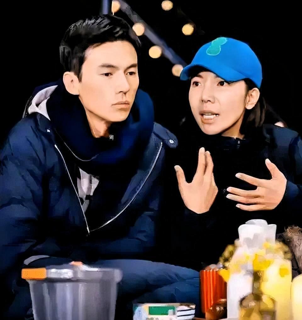 全网都在劝张婉婷离婚。没人算过一笔账：宋宁峰离不起。

结婚时婚戒是花呗分期买的