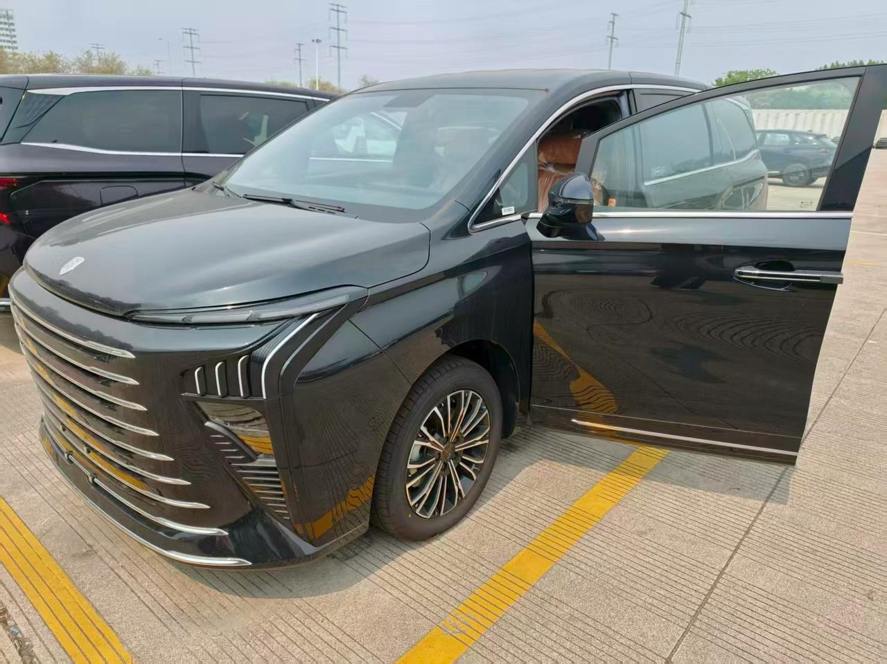 库存新车 风行混动7座MPV，星海V9，26款越享系列 200km 舒适型，油耗