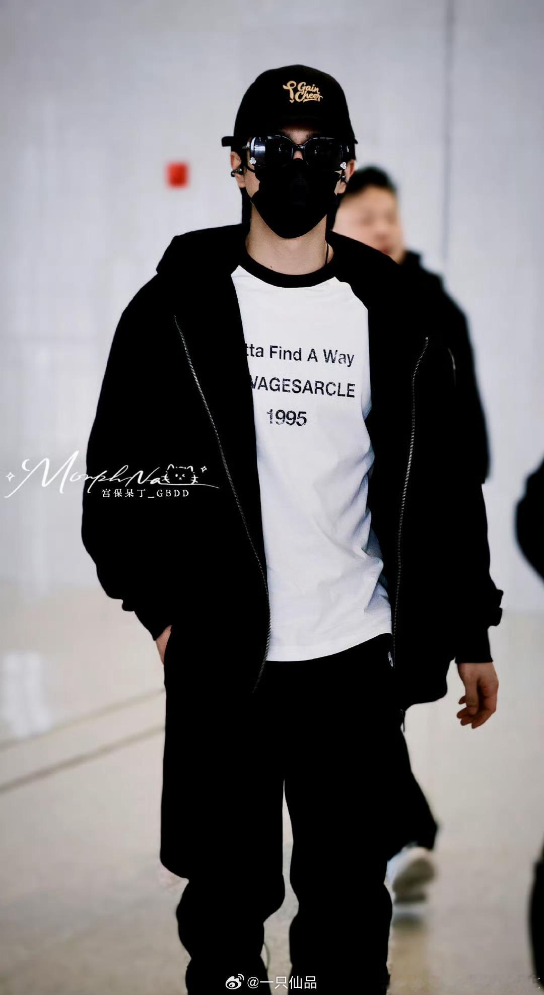 SALVAGESARCLE品牌认领  李宏毅李宏毅太帅了，有颜值有实力有担当 