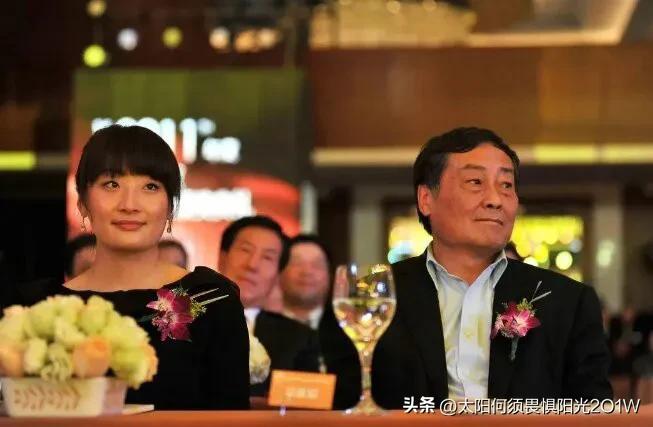 1999年，娃哈哈花500000请王力宏做代言，20年来合作无间。
谁料宗馥莉一