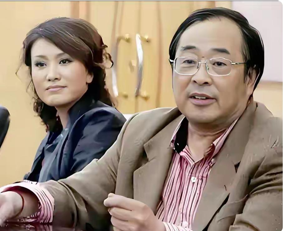 女星王茜给导演男友扫墓！挚爱离世12年，58岁的她至今单身娱乐 明星