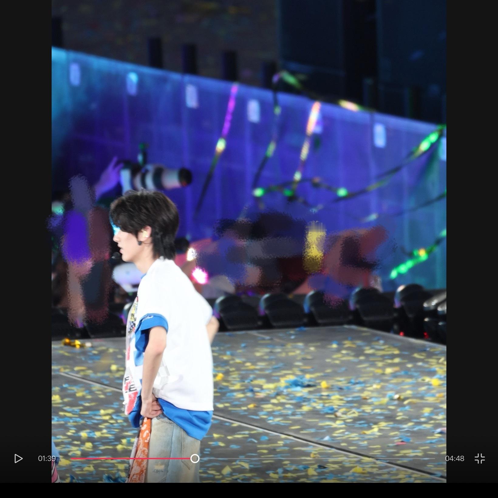东哥真的是细胳膊细腿的 