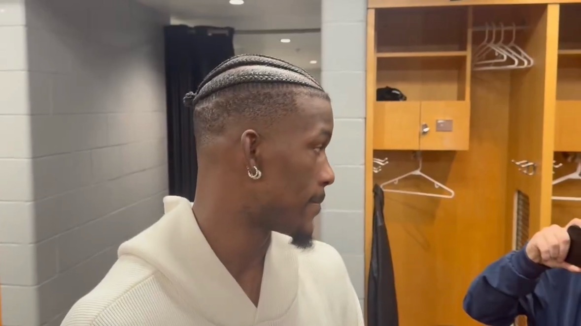 巴特勒赛后夸赞“ 今晚很多球员都发挥得非常出色 他们正在逐渐形成自己的风格 做这