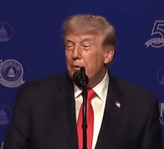 美国总统特朗普当地时间5月27日白宫会议上警告中东盟友阿曼，霍尔木兹海峡属于国际