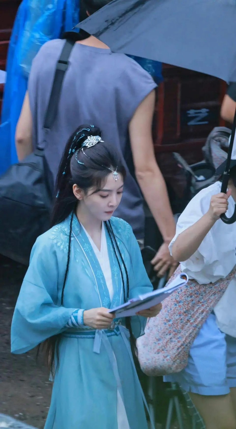 这个角度谁能认出来这是章若楠啊 ​​​